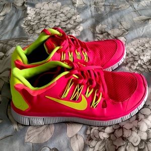 New running sneakers nike 5.0
